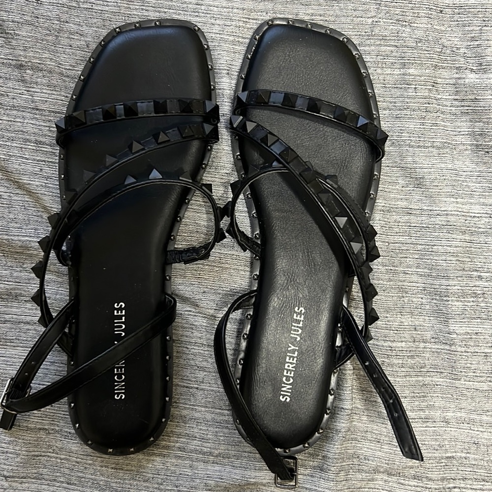 Woman's size 9 strappy studded sandals nwob